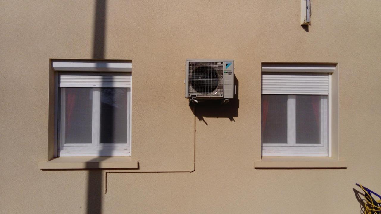 L'Oustau Bonur Bourg-Saint-Andéol Exterior foto