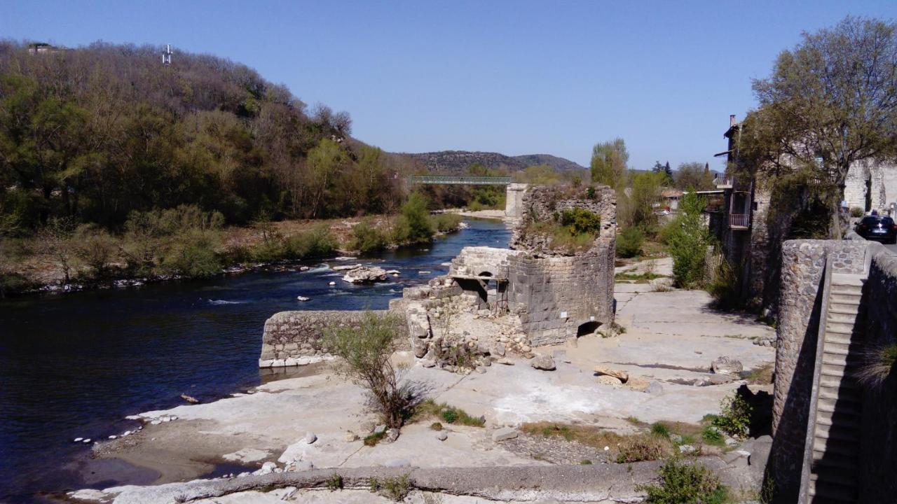 L'Oustau Bonur Bourg-Saint-Andéol Exterior foto